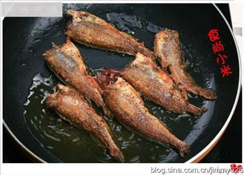 酥炸小黄花鱼怎么做，酥炸小黄花鱼怎么做好吃，酥炸小黄花鱼做法
