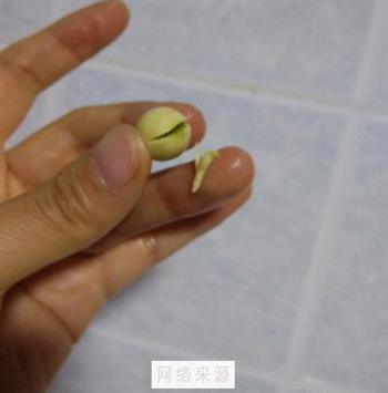 白果炖鸡汤怎么做，白果炖鸡汤怎么做好吃，白果炖鸡汤做法