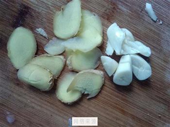 鲫鱼鲜笋豆腐汤怎么做，鲫鱼鲜笋豆腐汤怎么做好吃，鲫鱼鲜笋豆腐汤做法