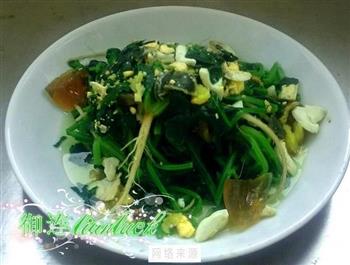 咸蛋皮蛋汤菠菜怎么做，咸蛋皮蛋汤菠菜怎么做好吃，咸蛋皮蛋汤菠菜做法