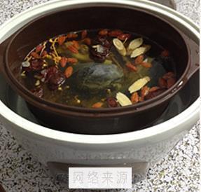 虫草花西洋参乌鸡汤怎么做，虫草花西洋参乌鸡汤怎么做好吃，虫草花西洋参乌鸡汤做法