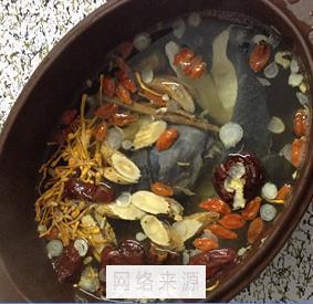 虫草花西洋参乌鸡汤怎么做，虫草花西洋参乌鸡汤怎么做好吃，虫草花西洋参乌鸡汤做法