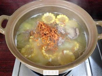 虫草花玉米大骨汤怎么做，虫草花玉米大骨汤怎么做好吃，虫草花玉米大骨汤做法