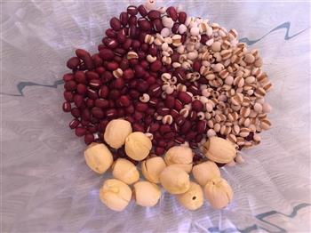 红豆薏米莲子汤怎么做，红豆薏米莲子汤怎么做好吃，红豆薏米莲子汤做法