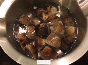 九层塔蛤蜊丝瓜汤怎么做，九层塔蛤蜊丝瓜汤怎么做好吃，九层塔蛤蜊丝瓜汤做法