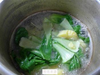 青菜土豆肉骨汤怎么做，青菜土豆肉骨汤怎么做好吃，青菜土豆肉骨汤做法