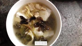 嫩豆腐鱼腥草汤怎么做，嫩豆腐鱼腥草汤怎么做好吃，嫩豆腐鱼腥草汤做法