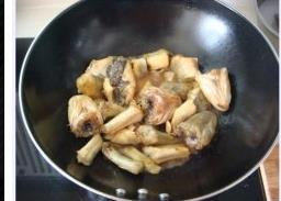 海鲶鱼炖茄子怎么做，海鲶鱼炖茄子怎么做好吃，海鲶鱼炖茄子做法