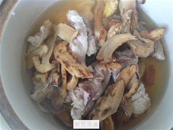 松茸龙骨汤怎么做，松茸龙骨汤怎么做好吃，松茸龙骨汤做法