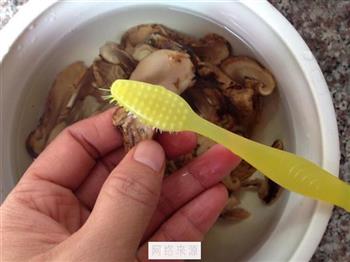 松茸龙骨汤怎么做，松茸龙骨汤怎么做好吃，松茸龙骨汤做法