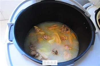 美味松茸柴鸡汤怎么做，美味松茸柴鸡汤怎么做好吃，美味松茸柴鸡汤做法