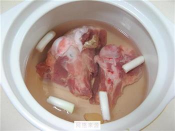 蟹味菇黄豆棒骨汤怎么做，蟹味菇黄豆棒骨汤怎么做好吃，蟹味菇黄豆棒骨汤做法