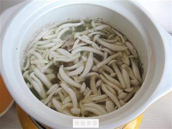 蟹味菇黄豆棒骨汤怎么做，蟹味菇黄豆棒骨汤怎么做好吃，蟹味菇黄豆棒骨汤做法