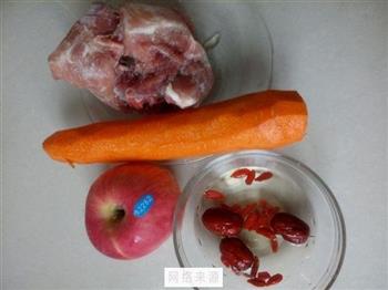 苹果红萝卜猪骨汤怎么做，苹果红萝卜猪骨汤怎么做好吃，苹果红萝卜猪骨汤做法