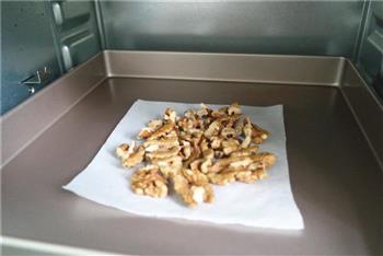 香蕉核桃冰激凌怎么做，香蕉核桃冰激凌怎么做好吃，香蕉核桃冰激凌做法