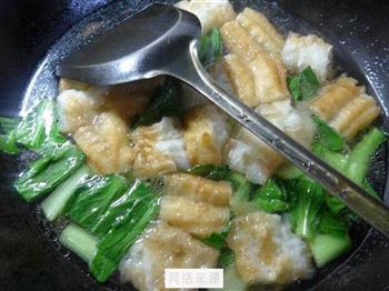 油条青菜汤怎么做，油条青菜汤怎么做好吃，油条青菜汤做法