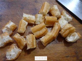 油条青菜汤怎么做，油条青菜汤怎么做好吃，油条青菜汤做法