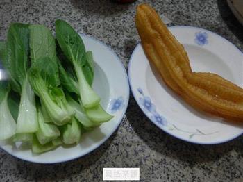 油条青菜汤怎么做，油条青菜汤怎么做好吃，油条青菜汤做法