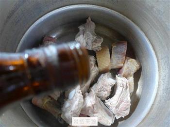 青菜腊鸡腿排骨汤怎么做，青菜腊鸡腿排骨汤怎么做好吃，青菜腊鸡腿排骨汤做法