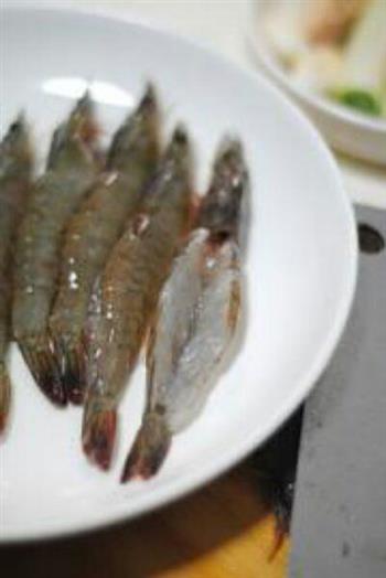 蒜香苹果烤虾怎么做，蒜香苹果烤虾怎么做好吃，蒜香苹果烤虾做法