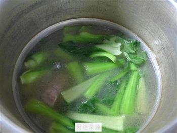 青菜腊鸡腿排骨汤怎么做，青菜腊鸡腿排骨汤怎么做好吃，青菜腊鸡腿排骨汤做法