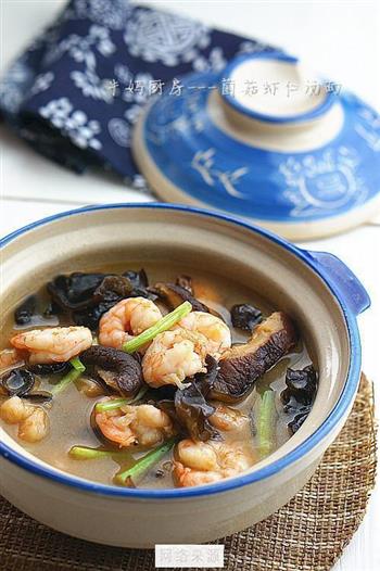 菌菇虾仁汤怎么做，菌菇虾仁汤怎么做好吃，菌菇虾仁汤做法