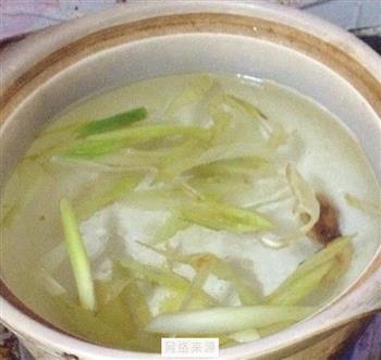 鲫鱼豆腐萝卜汤怎么做，鲫鱼豆腐萝卜汤怎么做好吃，鲫鱼豆腐萝卜汤做法