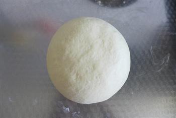 金枪鱼洋葱手撕包怎么做，金枪鱼洋葱手撕包怎么做好吃，金枪鱼洋葱手撕包做法