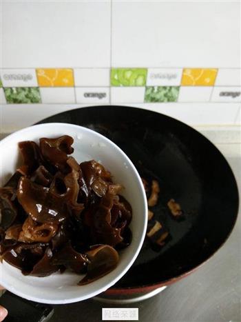 菌菇虾仁汤怎么做，菌菇虾仁汤怎么做好吃，菌菇虾仁汤做法