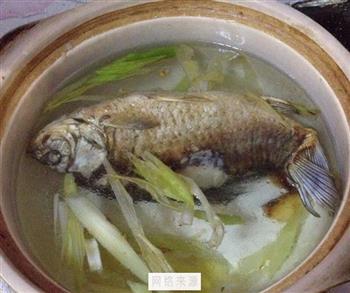 鲫鱼豆腐萝卜汤怎么做，鲫鱼豆腐萝卜汤怎么做好吃，鲫鱼豆腐萝卜汤做法