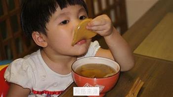 白茅根竹蔗葛根糖水怎么做，白茅根竹蔗葛根糖水怎么做好吃，白茅根竹蔗葛根糖水做法