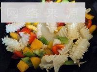 彩绘目鱼卷怎么做，彩绘目鱼卷怎么做好吃，彩绘目鱼卷做法