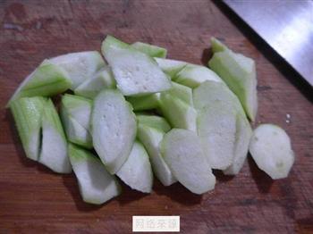 咸瘦肉丝瓜豆腐汤怎么做，咸瘦肉丝瓜豆腐汤怎么做好吃，咸瘦肉丝瓜豆腐汤做法