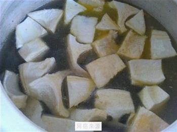 榴莲核煲乌鸡怎么做，榴莲核煲乌鸡怎么做好吃，榴莲核煲乌鸡做法