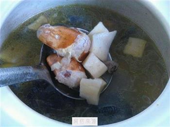 榴莲核煲乌鸡怎么做，榴莲核煲乌鸡怎么做好吃，榴莲核煲乌鸡做法