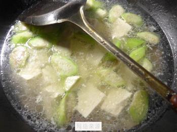咸瘦肉丝瓜豆腐汤怎么做，咸瘦肉丝瓜豆腐汤怎么做好吃，咸瘦肉丝瓜豆腐汤做法