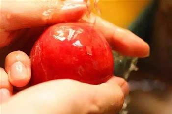 桃子鸡尾酒怎么做，桃子鸡尾酒怎么做好吃，桃子鸡尾酒做法