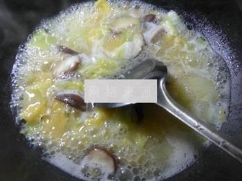 香菇白菜玉米面疙瘩怎么做，香菇白菜玉米面疙瘩怎么做好吃，香菇白菜玉米面疙瘩做法