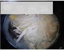 萝卜丝鲫鱼打卤面怎么做，萝卜丝鲫鱼打卤面怎么做好吃，萝卜丝鲫鱼打卤面做法