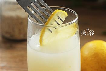 柠檬薏米水怎么做，柠檬薏米水怎么做好吃，柠檬薏米水做法