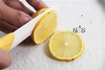 柠檬薏米水怎么做，柠檬薏米水怎么做好吃，柠檬薏米水做法