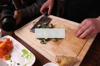 秋葵鸡汤怎么做，秋葵鸡汤怎么做好吃，秋葵鸡汤做法
