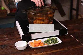 秋葵鸡汤怎么做，秋葵鸡汤怎么做好吃，秋葵鸡汤做法