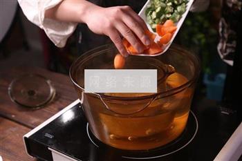 秋葵鸡汤怎么做，秋葵鸡汤怎么做好吃，秋葵鸡汤做法
