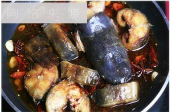 红烧蒜仔鲶鱼怎么做，红烧蒜仔鲶鱼怎么做好吃，红烧蒜仔鲶鱼做法