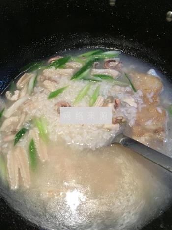 泡鱿鱼粥怎么做，泡鱿鱼粥怎么做好吃，泡鱿鱼粥做法