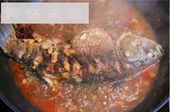 红烧蒜仔鲶鱼怎么做，红烧蒜仔鲶鱼怎么做好吃，红烧蒜仔鲶鱼做法