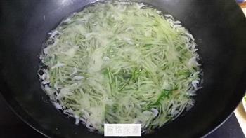 黄瓜丝汤怎么做，黄瓜丝汤怎么做好吃，黄瓜丝汤做法