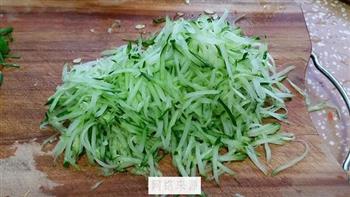 黄瓜丝汤怎么做，黄瓜丝汤怎么做好吃，黄瓜丝汤做法