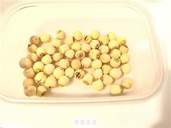 苦瓜莲子排骨汤怎么做，苦瓜莲子排骨汤怎么做好吃，苦瓜莲子排骨汤做法